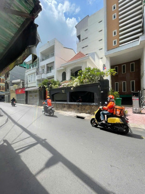 cho thuê nhà nguyên căn thành thái, quận 10. 23tr/tháng, ngay khu sầm uất