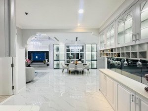 cho thuê căn hộ cc lucky palace,, 80m2, 2pn, 2wc, nhà mới view mát giá 13tr :lh khanh