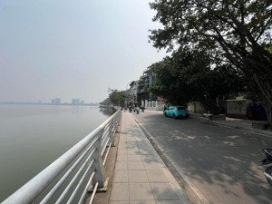 cần bán gấp nhà sát khu phân lô võng thị trích sài hồ tây 60m 4 tầng lô góc ô chờ thang máy oto 10m