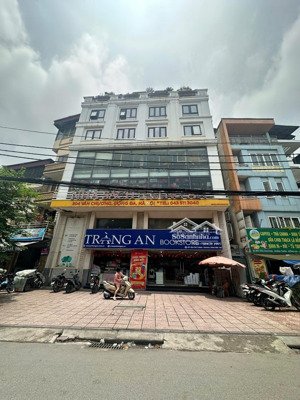 bán nhà mặt đường văn chương đường to rộng ô tô tránh nhau có vỉa hè