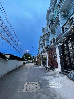 bán nhà mới an dương vương - 4 tầng - hẻm xe hơi tránh - giá siêu hời