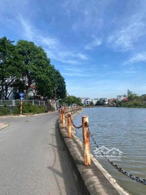 bán đất cự khối long biên hà nội dt : 100m2 * 5,5m * 15,5 tỷ đất view mặt hồ đường ôtô chạy qua