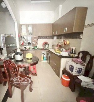 nhà 1 trệt, 2 lầu, 95m2, mặt tiền đường 6m, siêu rẻ chỉ 2,4 tỷ, đường võ văn kiệt, p. định hòa, tdm