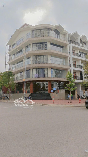 cho thuê nhà 7 tầng thang máy góc 2 mt him lam quận 7, dt: 13x20m, giá thương lượng