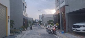 chính chủ cần bán lô đất tỉnh lộ 10 đường võ văn vân dt 73.7m2 đối diện công viên giá 3.2 tỷ