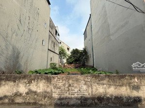 chính chủ cần bán 113m đất ngõ xuân đỗ, cự khối, có thể tách 2 lô, đất trước đường sau đường