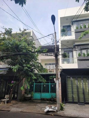 bán nhà riêng 302 bà triệu, 9.8 tỷ, 125m2, 4pn, gần vincom, chỉ 78tr/m2