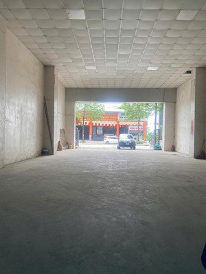 bán gấp nhà 3 tầng đẹp, vị trí đắc địa ngã tư cầu liêu, thạch thất hà nội, giá như bán đất