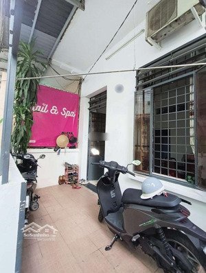 nhà hai bà trưng q1 gần chợ tân định, cách đường 3 căn, dt 4.2x15m, phù hợp vp, nail, shop