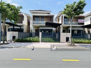 bán biệt thự đơn lập vị trí đẹp kđt suncasa ngay trung tâm vsip 2 bình dương giá 6,3tỷ/250m2