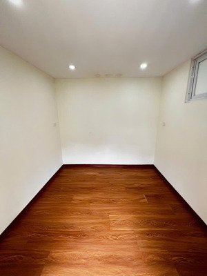 chính chủ cho thuê nhà nguyên căn phố bồ đề 45m2, 3 tầng, giá 10.5 triệu