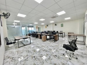 tại đây có văn phòng rẻ nhất mễ trì, 110m2 giá chỉ 21 triệu bàn giao siêu đẹp y hệt hình