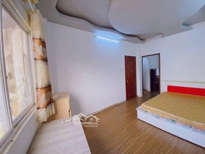 2 phòng ngủ giá rẻ ngay trung tâm quận 3