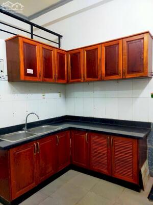 Cho thuê nhà Sát Công nghiệp thực phẩm, dt 4x11, 2 lầu