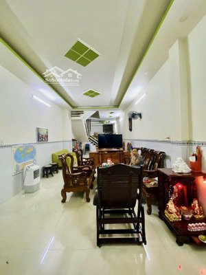 ngộp bank, bán gấp, sát mặt tiền đường phạm văn bạch, p. 15, tb, 3 tầng. 100m2. chỉ 7.8 tỷ