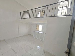 nhà xã hội mỹ phước 1, lầu 2 góp xong full nội thất 280 triệu, thuê 1,7 triệu, sài gòn mua được