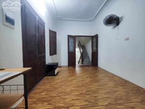 CHO THUÊ NHÀ NGUYÊN CĂN PHAN ĐÌNH PHÙNG, BA ĐÌNH, 1 NHÀ RA PHỐ, 4 TẦNG NHÀ ĐẸP CHỈ 9 TRIỆU