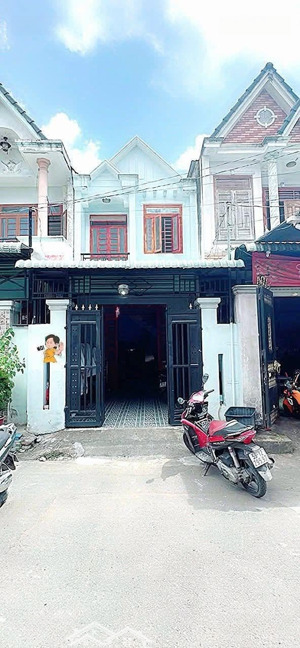 nhà lầu triệt sân xe hơi gần ngã tư chiêu liêu giá 3 tỷ 470 triệu