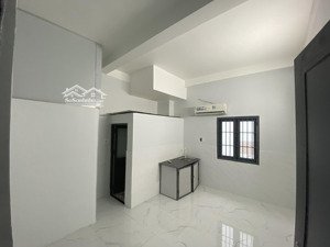 cho thuê chdv mới tinh 25m2 ngay góc 2 mặt tiền cửa sổ, rất tiện nghi,có máy lạnh, phường 14 gò vấp