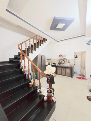 bán nhà đường lò lu quận 9 giá rẻ, gần chợ, trường học, bệnh viện, trung tâm thương mại