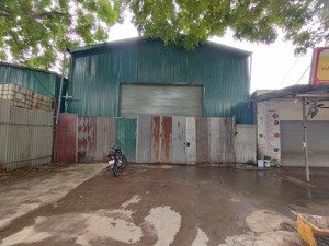 cho thuê kho đường hữu hưng, đại mỗ, nam từ liêm. dt 300m, cao 7m, điện 3fa, công đỗ cửa. giá 27tr