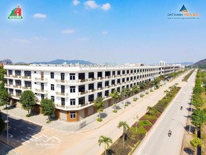 gia đình cần bán gấp căn liền kề 4 tầng view công viên giá chỉ hơn 3.x tỷ tại kđt xuân hưng