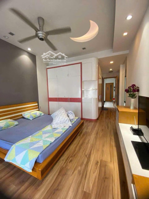 cho thuê căn hộ ban công có bồn tắm thoải mái đầy đủ nội thất quận 3