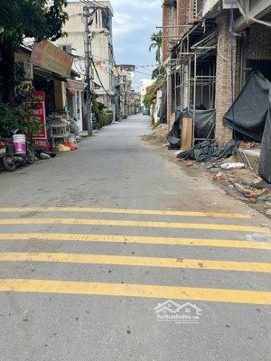nhượng 65m2 kiot trục chính kinh doanh tdp kiên thành, trâu quỳ, gia lâm
