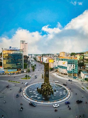 cho thuê căn nhà góc 7 tầng mặt phố trần hưng đạo, hạ long, quảng ninh. tổng sản 575m2