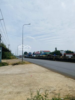 chủ có việc bán gấp căn nhà ql1a - xuân tân long khánh ,mt nhựa kinh doanh