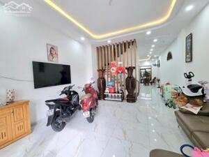 Bán nhà 3 tầng đối diện công viên Hà Quang 1, Phước Hải, Nha Trang. Có thang máy