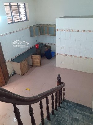 cho thuê nhà to mặt ngõ 25 đường hùng vương, sở dầu, hồng bàng, hải phòng. đường ô tô đỗ cửa