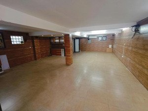 cho thuê nhà tp giao lưu dt 120m2 x 5 tầng 1 hầm, 1 tum, mt 7.5m. t1.2 thông sàn, t3 chia phòng