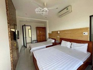 cần bán khách sạn 5 tầng ngay biển nhật lệ - đường trương pháp trung tâm thành phố đồng hới