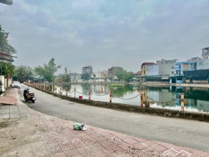 mảnh đất cự khối 125m view hồ, lô góc vỉa hè, mặt tiền rộng kinh doanh quá đỉnh