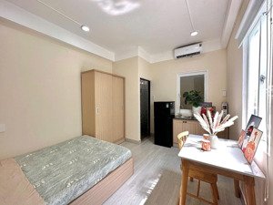 phòng mới thoáng đẹp cmt8 gần hòa hưng full tiện nghi giá 4.5 triệu