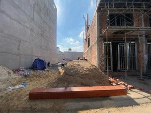 hẻm xe hơi 6m- giáp tên lửa - cách mặt tiền 300m - sát chợ - 64m2 -