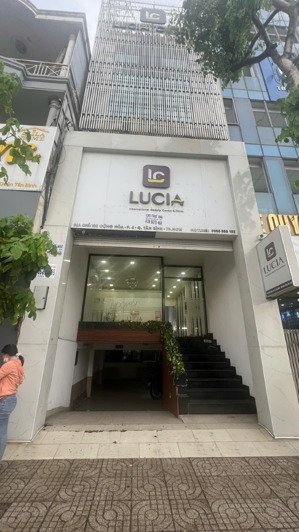 cho thuê tòa nhà mặt tiền cộng hòa đối diện vincom có hầm thang máy full nội thất