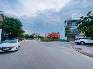 chính chủ gửi bán lô biệt thự 2 mặt tiền siêu đẹp dự án 533 đức ninh đông - tp đồng hới