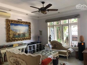 bán nhanh villa góc 2 mặt tiền - 6.tỷ - khu vip thảo điền - quận 2- 386m2