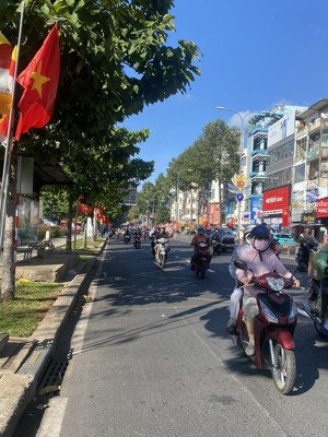 chỉ 11,3 tỷ là sở hữu nhà mặt tiền kinh doanh ngang 5,5 m đường 3/2