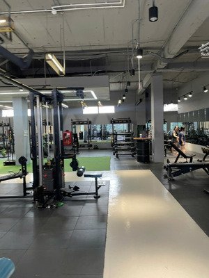 cho thuê 800m2 mặt phố láng mặt tiền lớn setup gym, showroom siêu đẹp