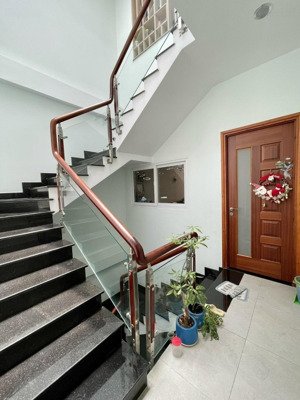 bán gấp nhà hẻm xe hơi 86m2 kết cấu trệt, lửng, 2 lầu, sân thượng ngay cư xá bắc hải quận 10