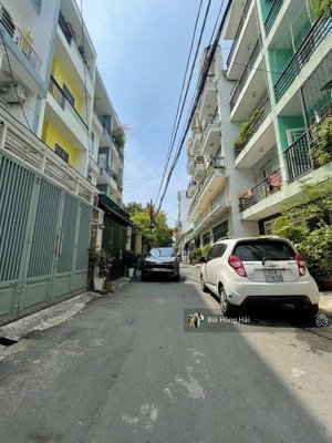 hxh 1 trục lê đức thọ khu chợ an nhơn, p6 - nhà 4 tầng, dt 4x17 giá 8.2 tỷ