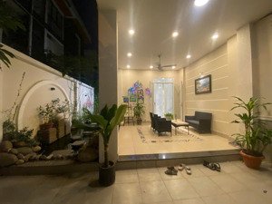 cho thuê nhà nguyên căn ngay liên phường global city 10x18. sân đậu oto phước long b, quận 9