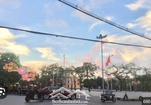 bán nhà mặt đường chợ hàng - giá cực hấp dẫn. nhà 2 tầng 2 mặt thoáng diện tích