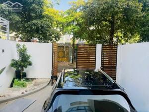 Biệt thự kiến trúc Tân cổ điển KdC Xây Dựng 5 full nội thất