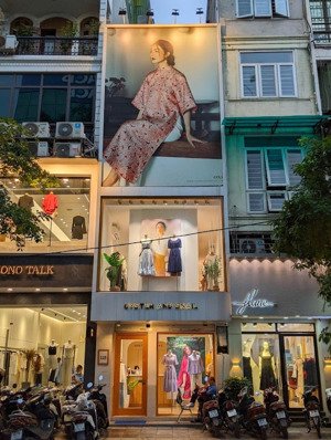 chính chủ cho thuê nhà mặt phố bà triệu 110m2, 4 tầng, mặt tiền 4m giá 90triệu, kd mọi mô hình