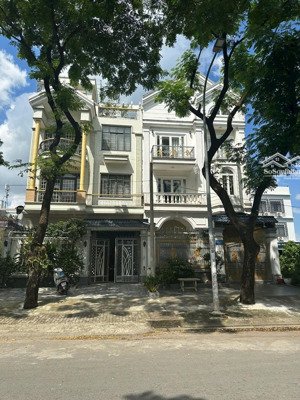 cần tìm chủ nhân cho căn biệt thự cao cấp 4 tầng tại phong phú 4, khang điền, 160m2, 16 tỷ