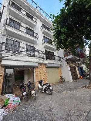 nhà mặt phố nguyễn văn linh gần bigc, 83m2, 5 tầng, lô góc, thang máy mặt tiền 9.6m, kinh doanh